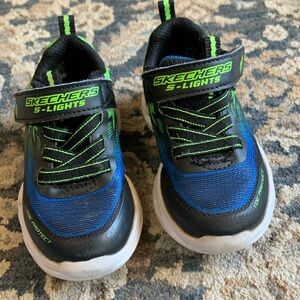 Skechers S-lights light up shoe. blue green and black toddler size 5.
